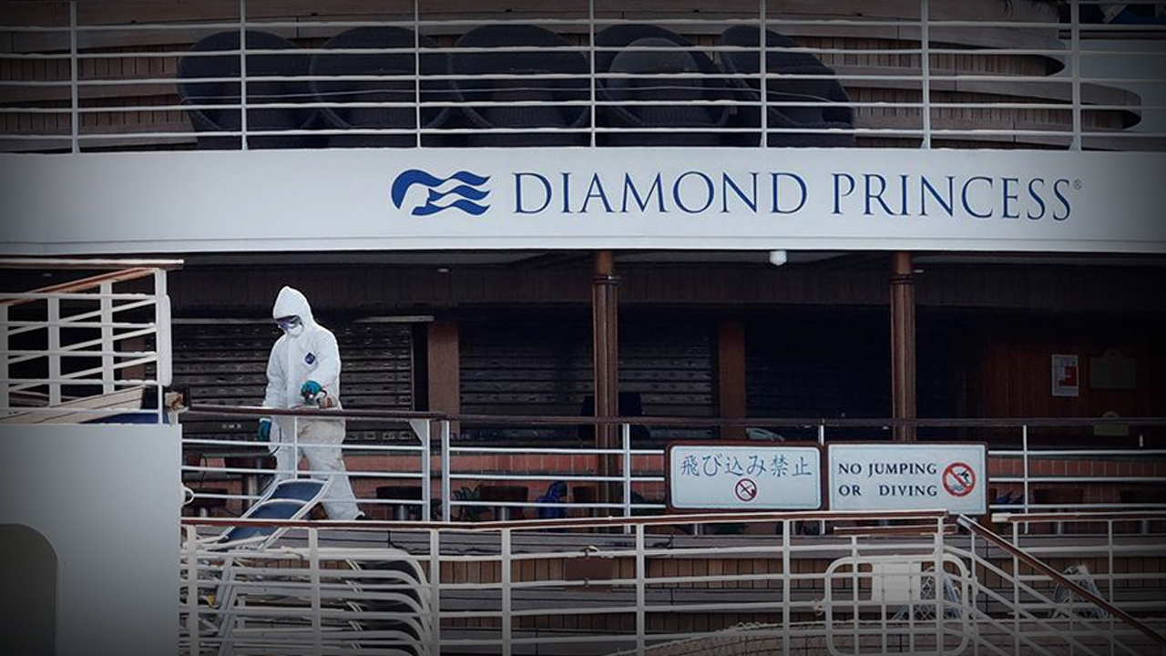 палуба круизного лайнера Diamond Princess Источник Известия.jpg палуба круизного лайнера Diamond Princess Источник Известия.jpg