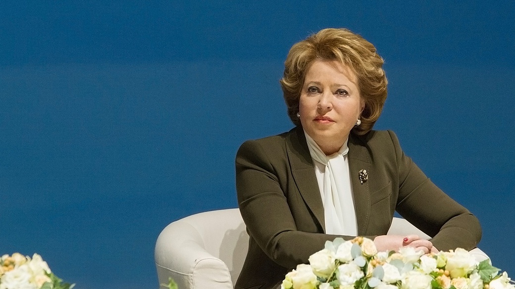 Валентина Матвиенко поздравила россиян с Днем защитника Отечества