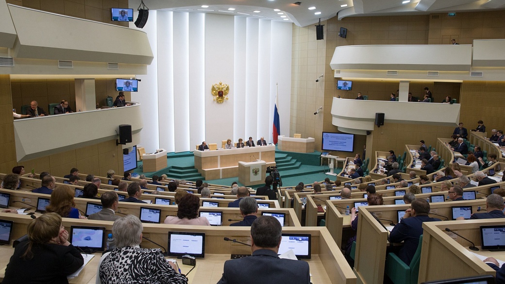 Сенаторы отчитались о доходах